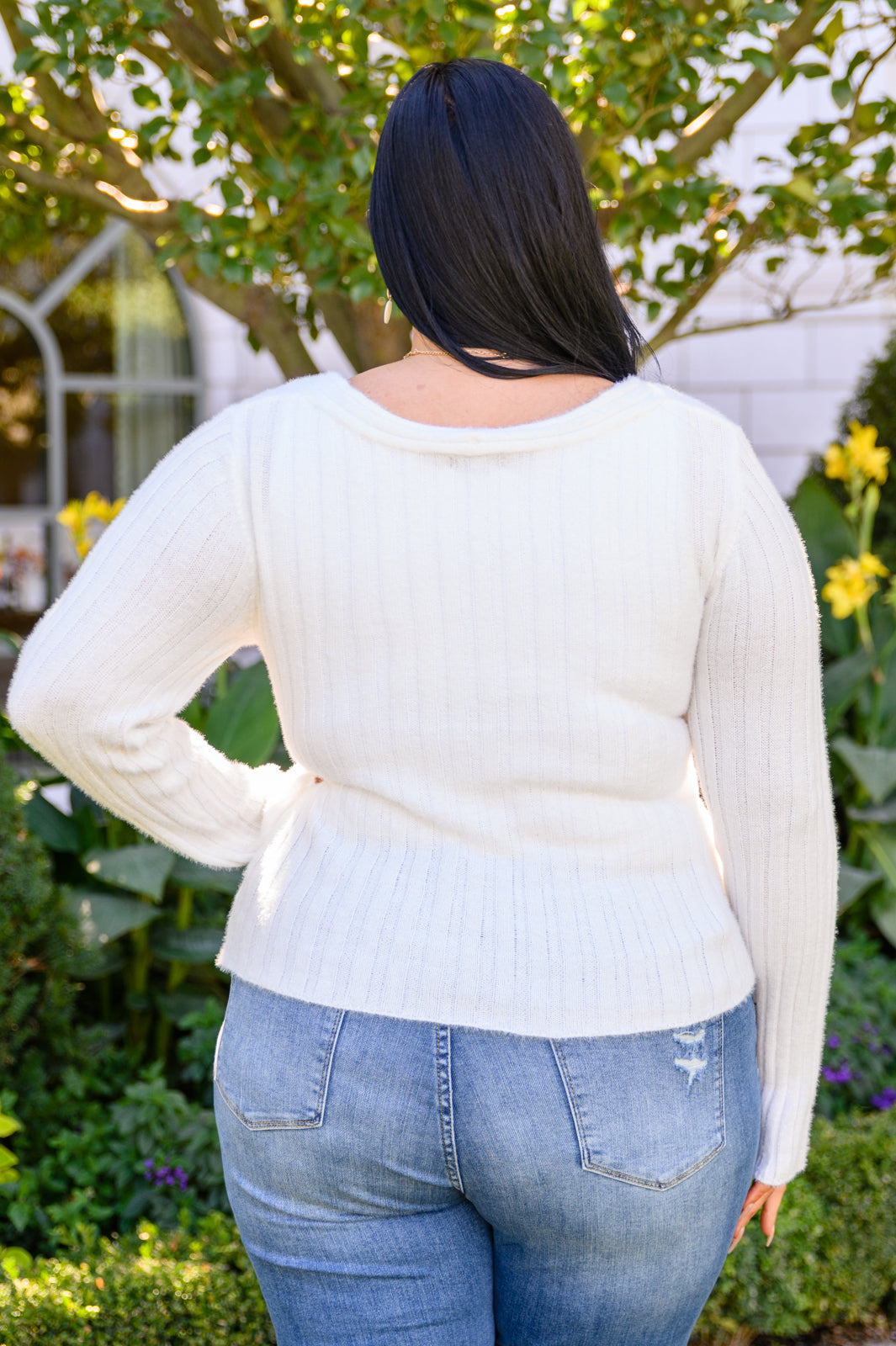 Sasha Fuzzy Twist Detail Sweater In Ivory